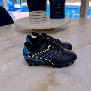 DSG Kids Soccer Shoes Black and Blue
